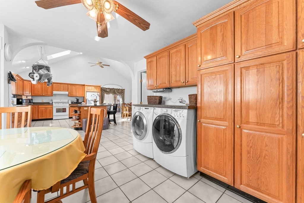 9 Avon Street Saugus, MA 01906 - Photo 12 of 37