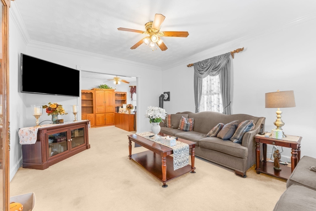 9 Avon Street Saugus, MA 01906 - Photo 13 of 37