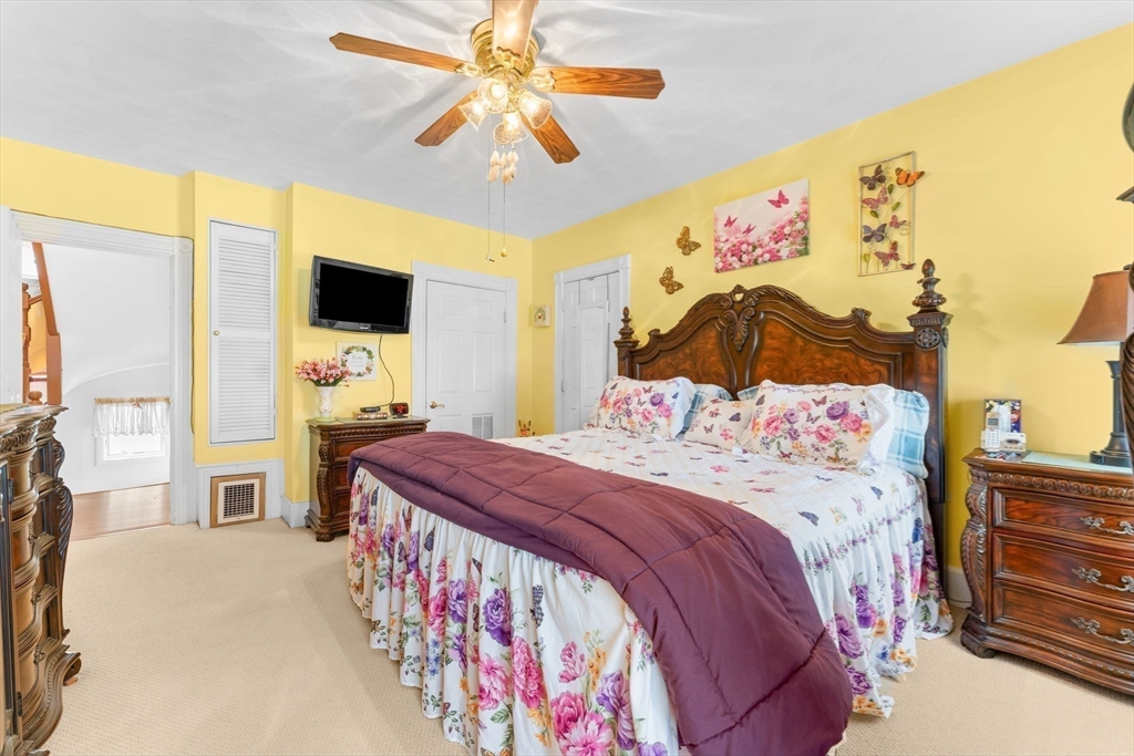 9 Avon Street Saugus, MA 01906 - Photo 22 of 37