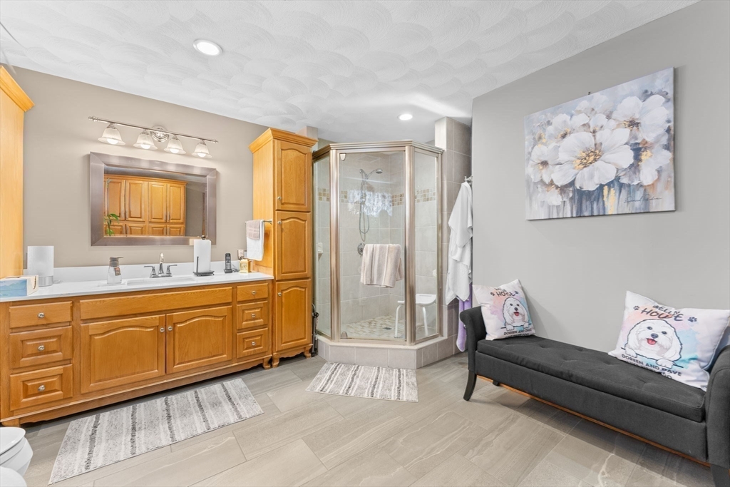 9 Avon Street Saugus, MA 01906 - Photo 24 of 37