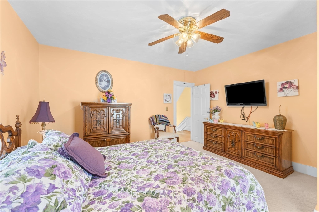 9 Avon Street Saugus, MA 01906 - Photo 26 of 37