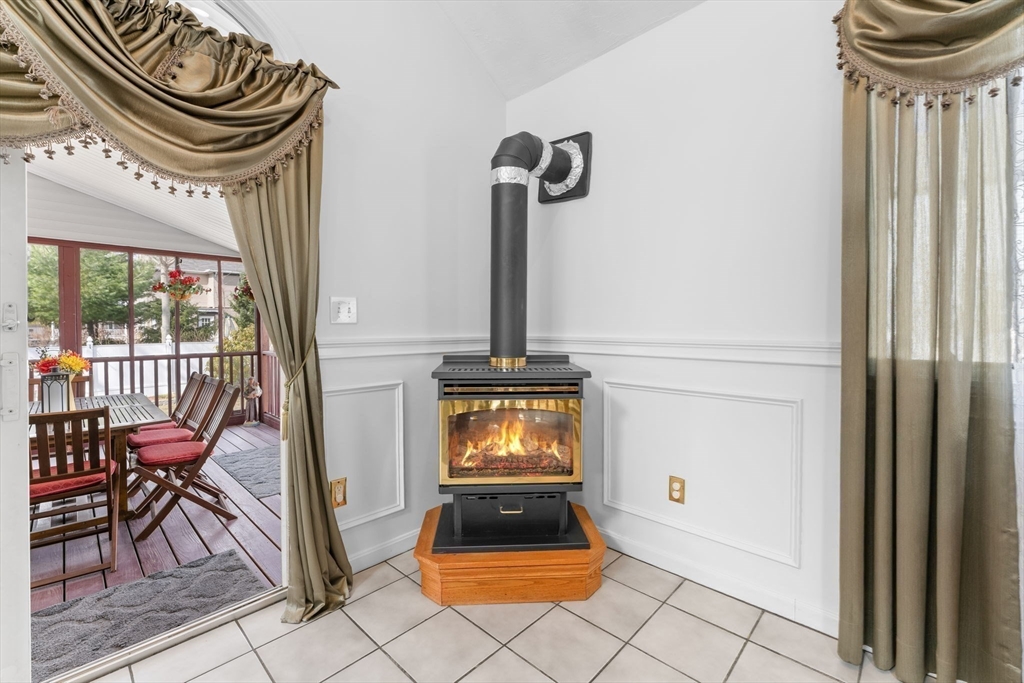 9 Avon Street Saugus, MA 01906 - Photo 10 of 37