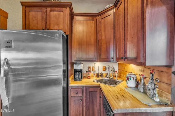 $1,499,000 | 7464 Callalantee Drive, Mountain City, TN 37683