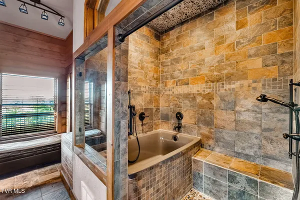 $1,499,000 | 7464 Callalantee Drive, Mountain City, TN 37683