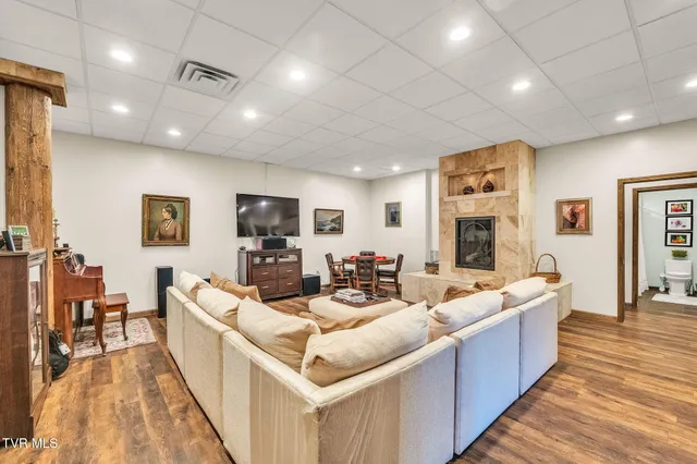 $1,499,000 | 7464 Callalantee Drive, Mountain City, TN 37683