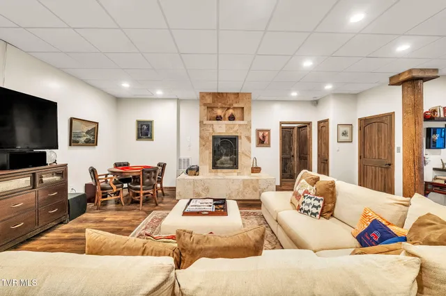 $1,499,000 | 7464 Callalantee Drive, Mountain City, TN 37683