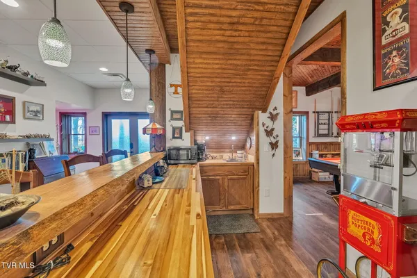 $1,499,000 | 7464 Callalantee Drive, Mountain City, TN 37683