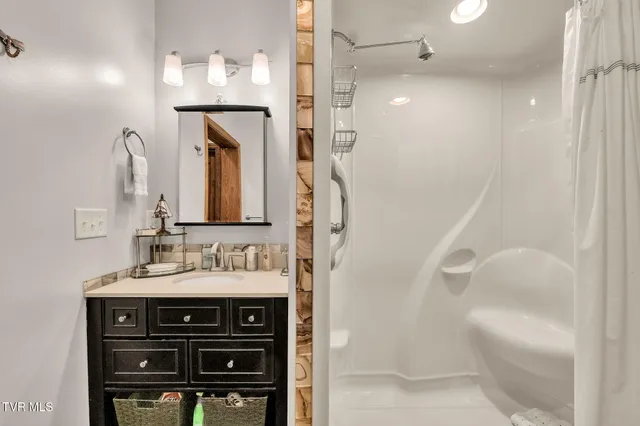 $1,499,000 | 7464 Callalantee Drive, Mountain City, TN 37683