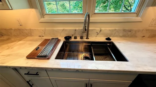 $299,000 | 5405 North Central Street, Kansas City, MO 64118