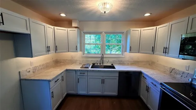 $299,000 | 5405 North Central Street, Kansas City, MO 64118