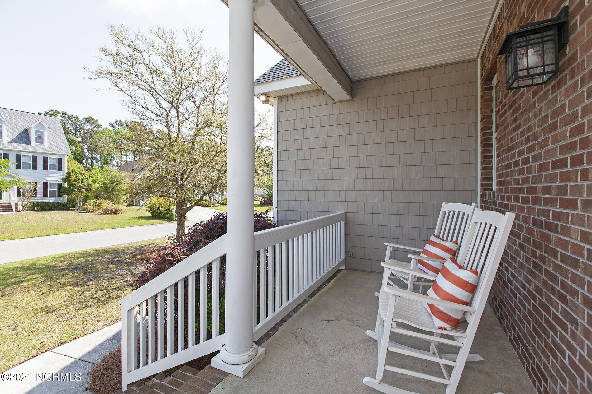 5412 Dunmore Road Wilmington, NC 28409 - Photo 2 of 39 Dunmore-5412-2fprch-Gary_9881
