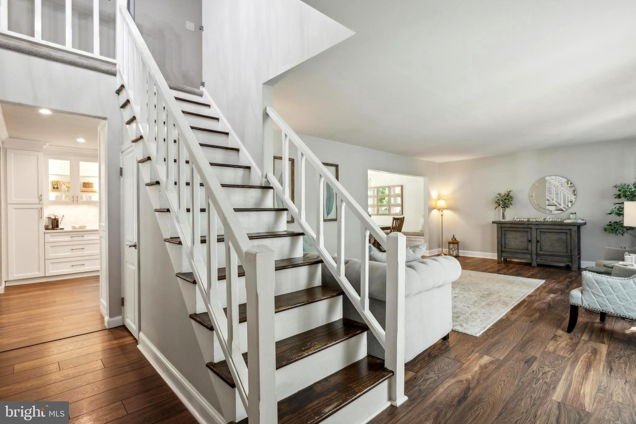 111 Heath Road Medford, NJ 08055 - Photo 4 of 26 Foyer
