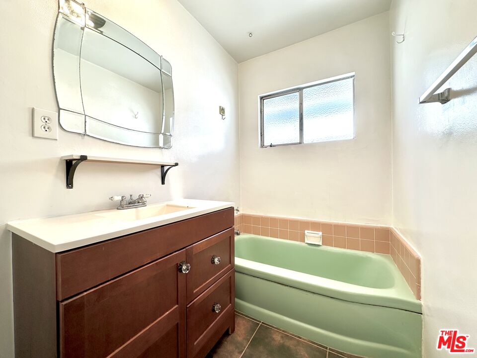 612 Illinois Court, Unit 2 El Segundo, CA 90245 - Photo 5 of 7