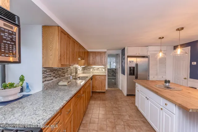 $329,000 | 105 Canal Street, Port Ewen, NY 12466