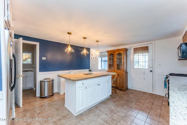 $329,000 | 105 Canal Street, Port Ewen, NY 12466