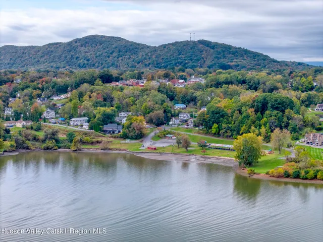 $329,000 | 105 Canal Street, Port Ewen, NY 12466