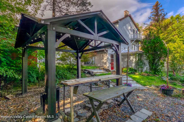 $329,000 | 105 Canal Street, Port Ewen, NY 12466