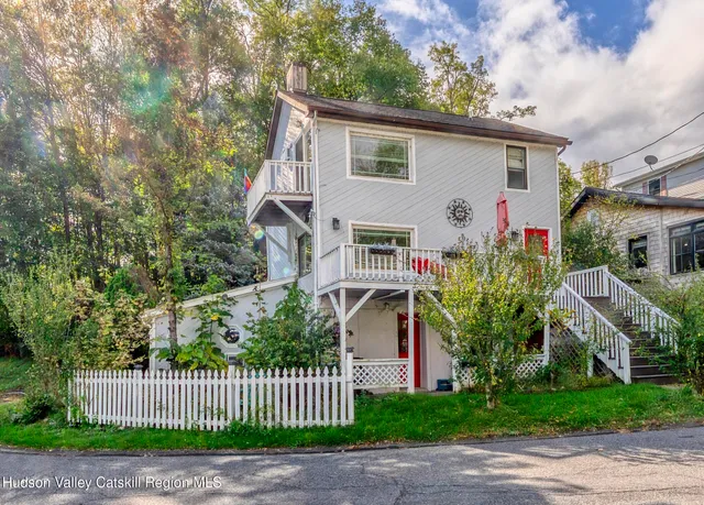 $329,000 | 105 Canal Street, Port Ewen, NY 12466