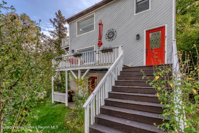 $329,000 | 105 Canal Street, Port Ewen, NY 12466