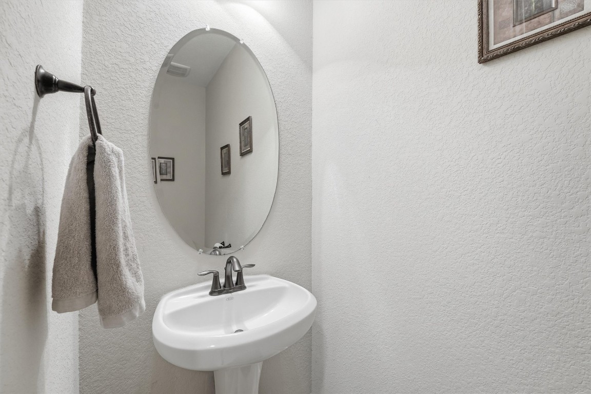 12506 Northpointe Ridge Lane Tomball, TX 77377 - Photo 13 of 28 Downstairs Half Bath