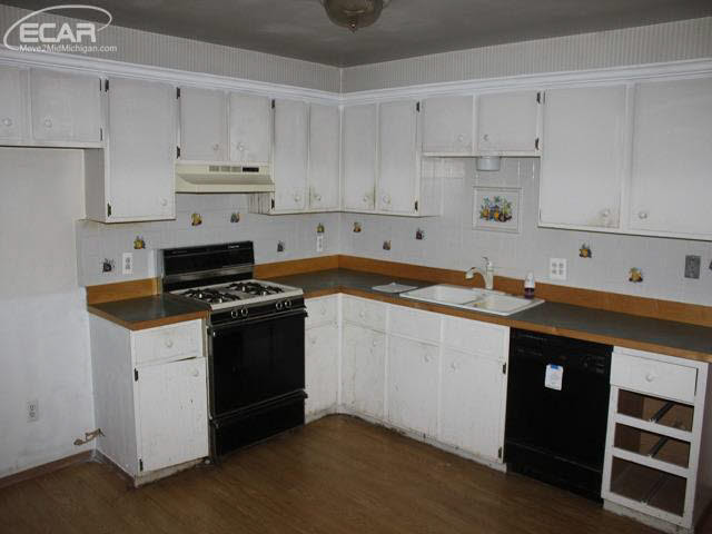 5551 Independence Colony Road Grand Blanc, MI 48439 - Photo 15 of 32 21381955-14.JPG
