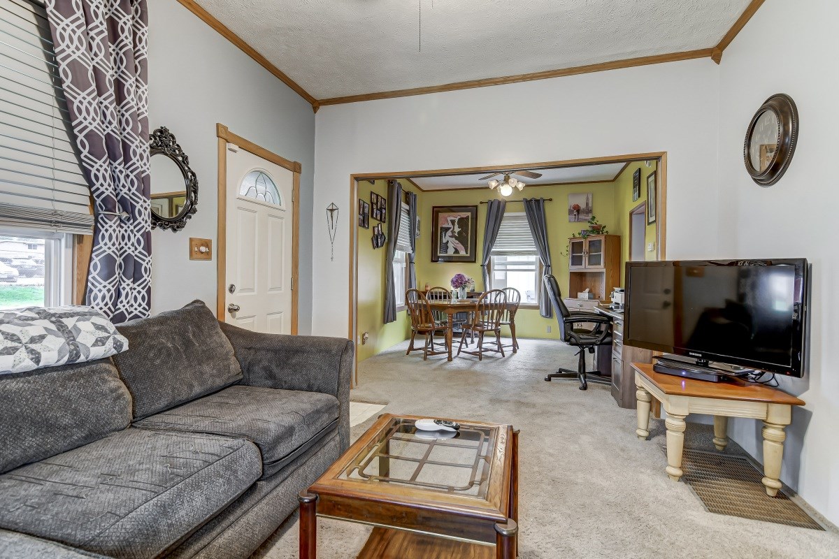 1243 Mossman Avenue Springfield, IL 62702 - Photo 4 of 37 Gallery Image 4