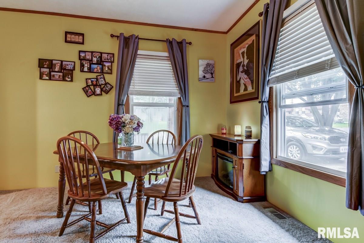 1243 Mossman Avenue Springfield, IL 62702 - Photo 8 of 37 Gallery Image 8