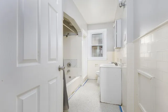 $935 | 2704 Webb Street, Detroit, MI 48206