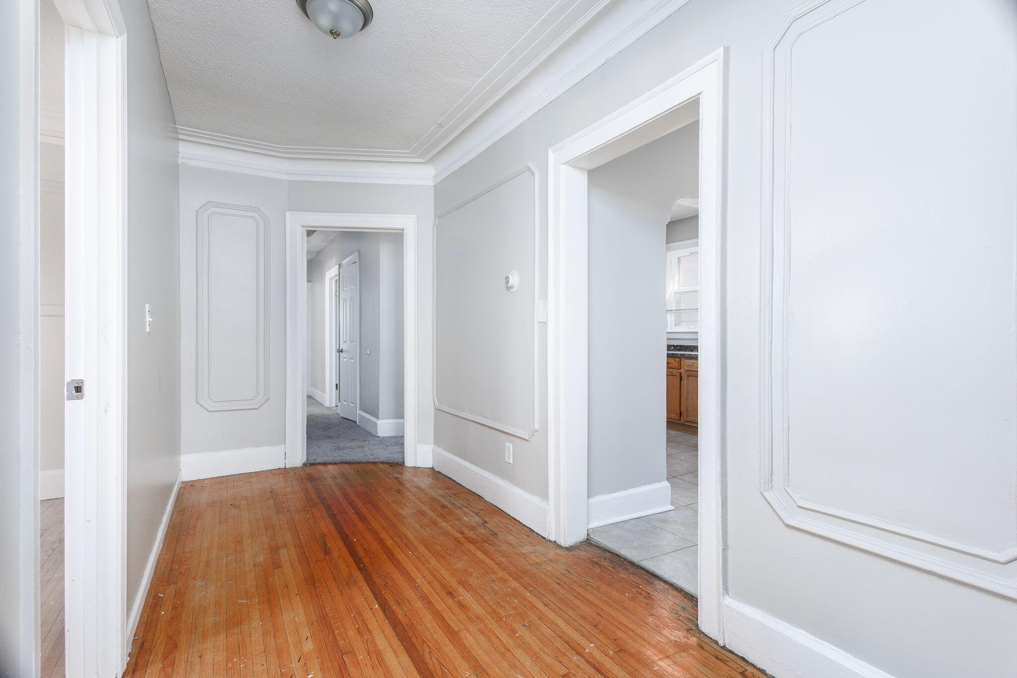 2704 Webb Street Detroit, MI 48206 - Photo 4 of 15 6-web-or-mls-WebbLwr_2704 - Hallway v1 -