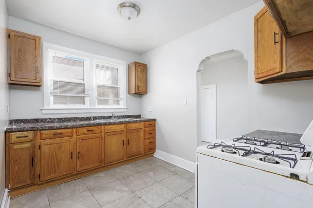 $935 | 2704 Webb Street, Detroit, MI 48206