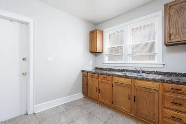 $935 | 2704 Webb Street, Detroit, MI 48206