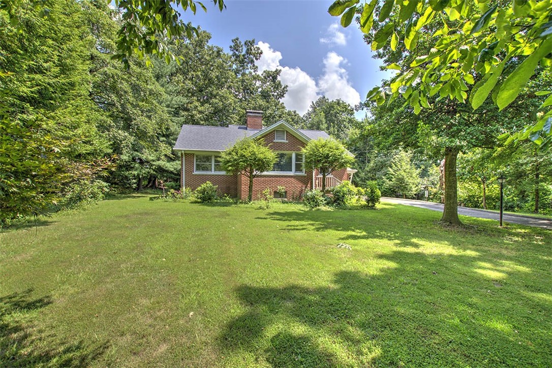 4 Fair Oaks Drive Decatur, IL 62526 - Photo 1 of 25 Gallery Image 1