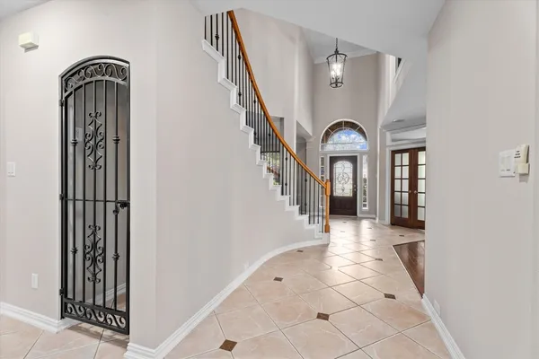 $825,000 | 15 Barlow Court, The Woodlands, TX 77382