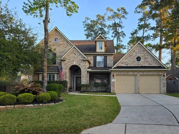 $825,000 | 15 Barlow Court, The Woodlands, TX 77382