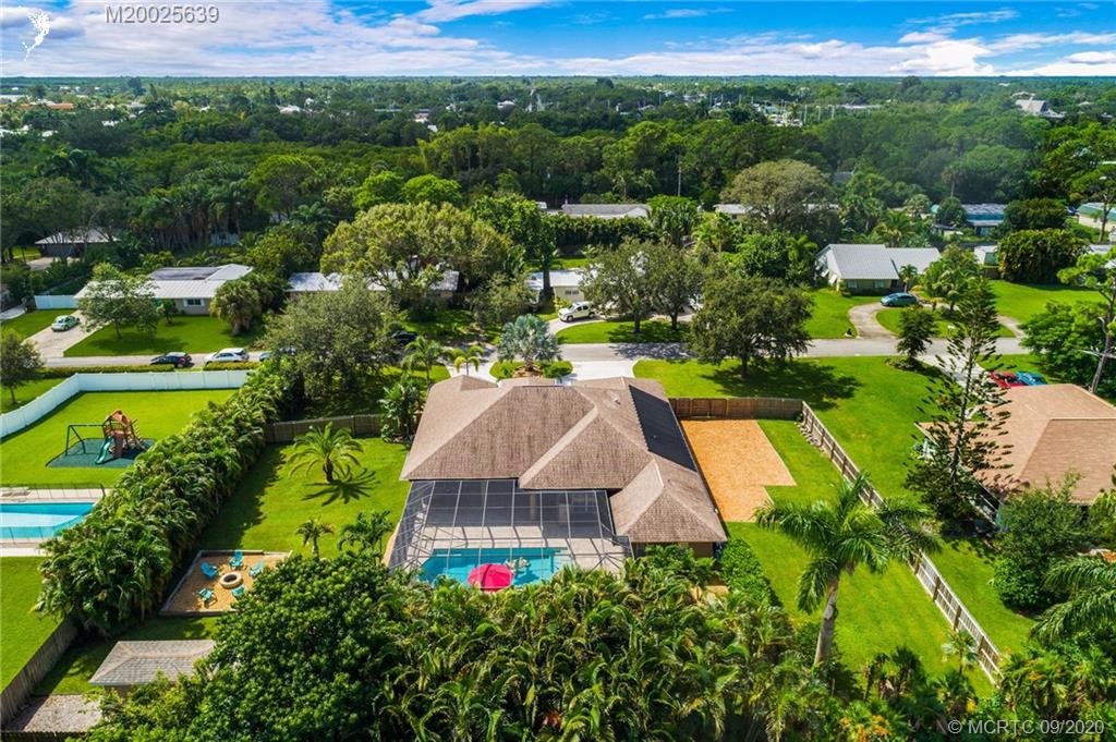 1069 Southwest Rio Vista Way Palm City, FL 34990 - Photo 6 of 47 Gallery Image 6