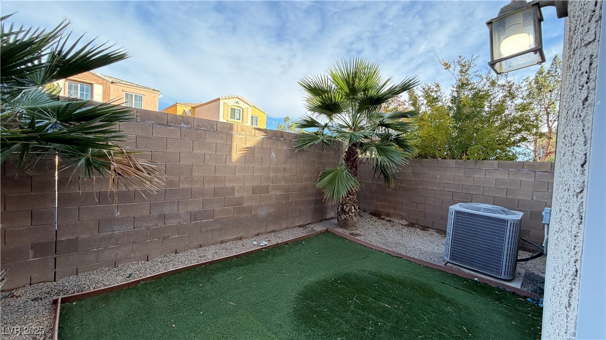 9316 Golden Grape Court Las Vegas, NV 89148 - Photo 4 of 16