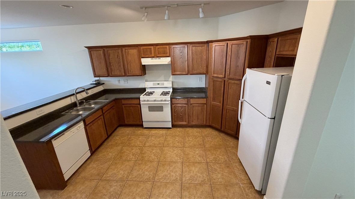 9316 Golden Grape Court Las Vegas, NV 89148 - Photo 9 of 16