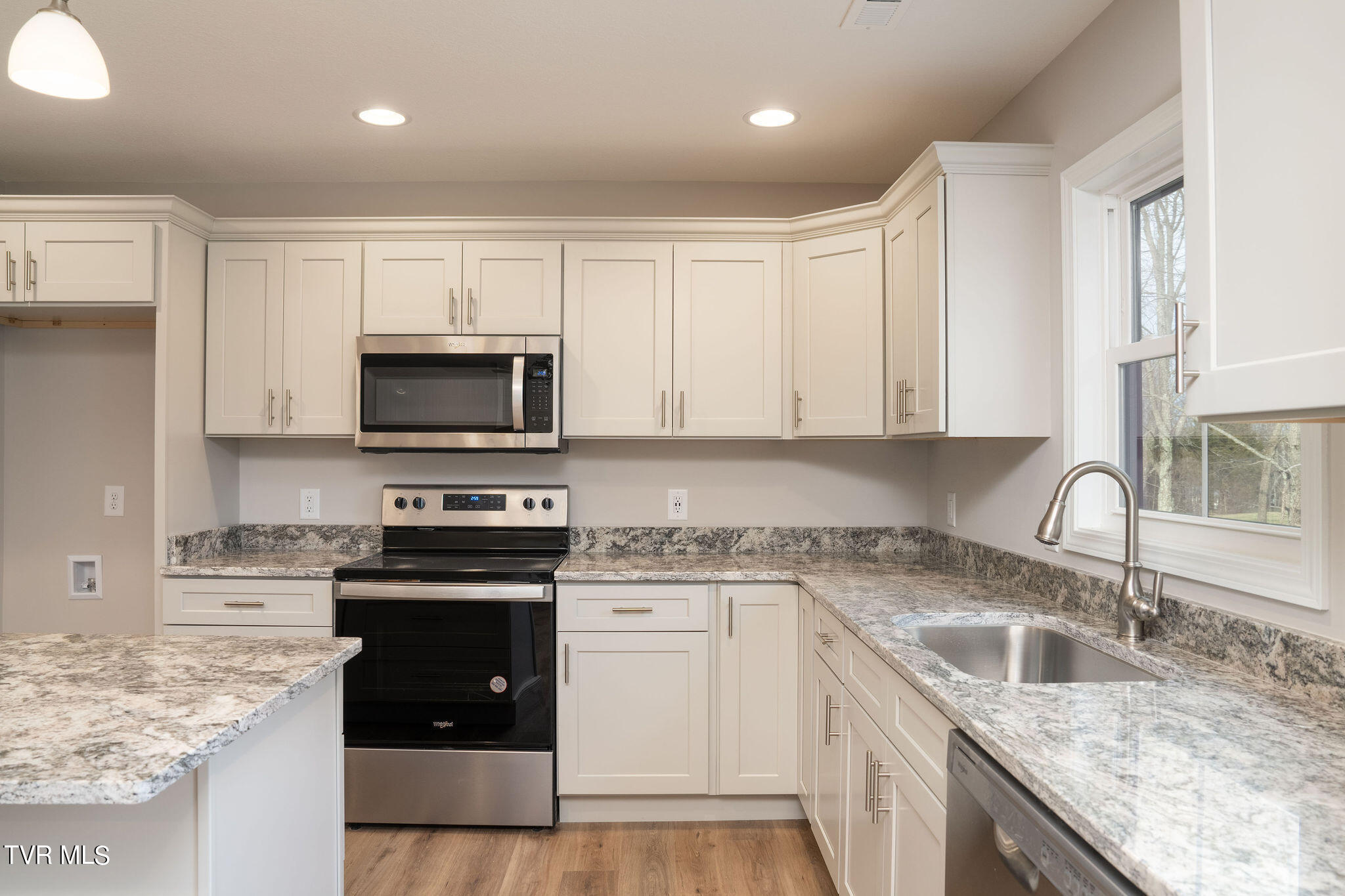 605 Ridgecrest Road Jonesborough, TN 37659 - Photo 5 of 18 DSC04707-Edit