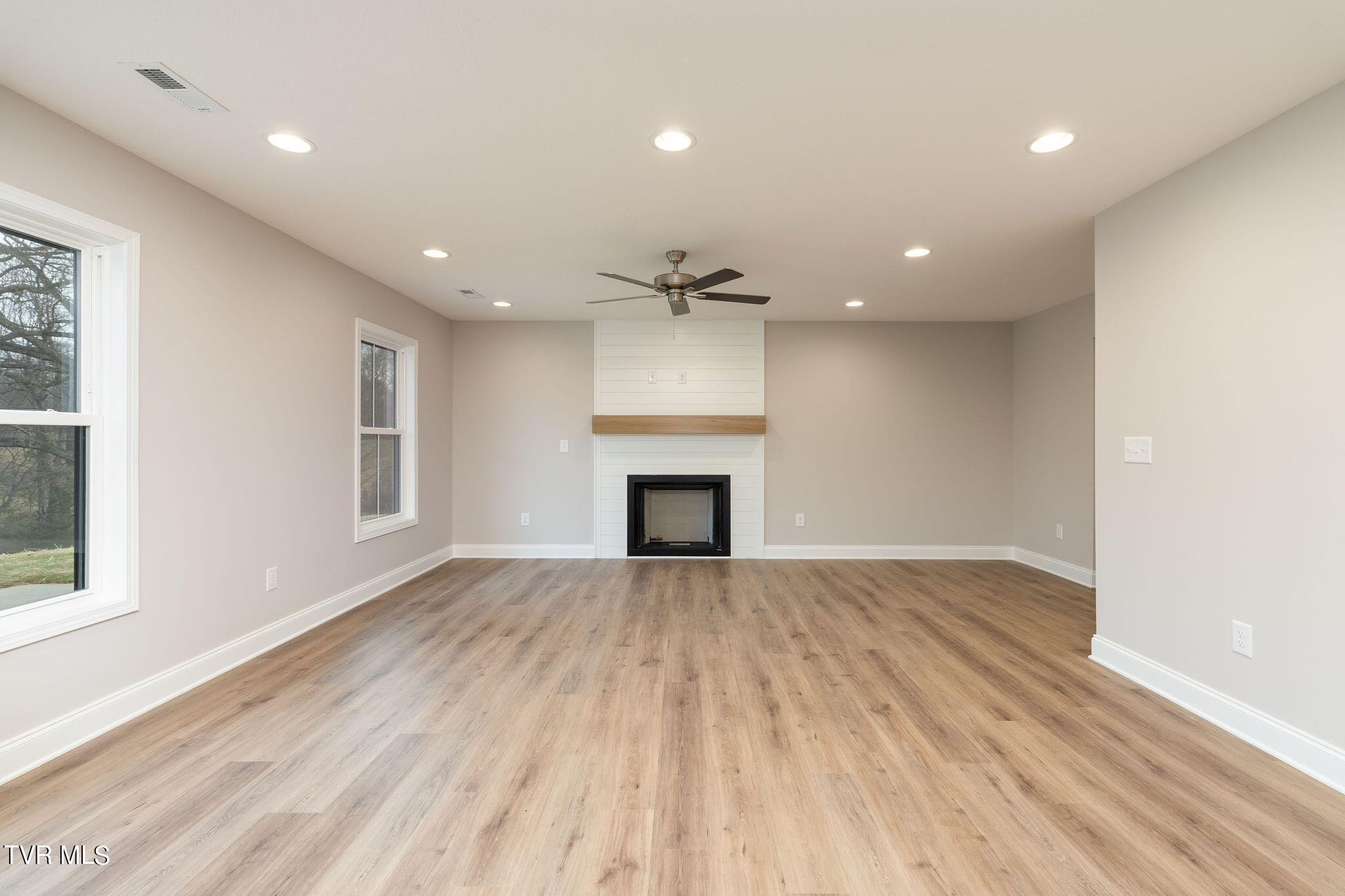 605 Ridgecrest Road Jonesborough, TN 37659 - Photo 7 of 18 DSC04753-Edit