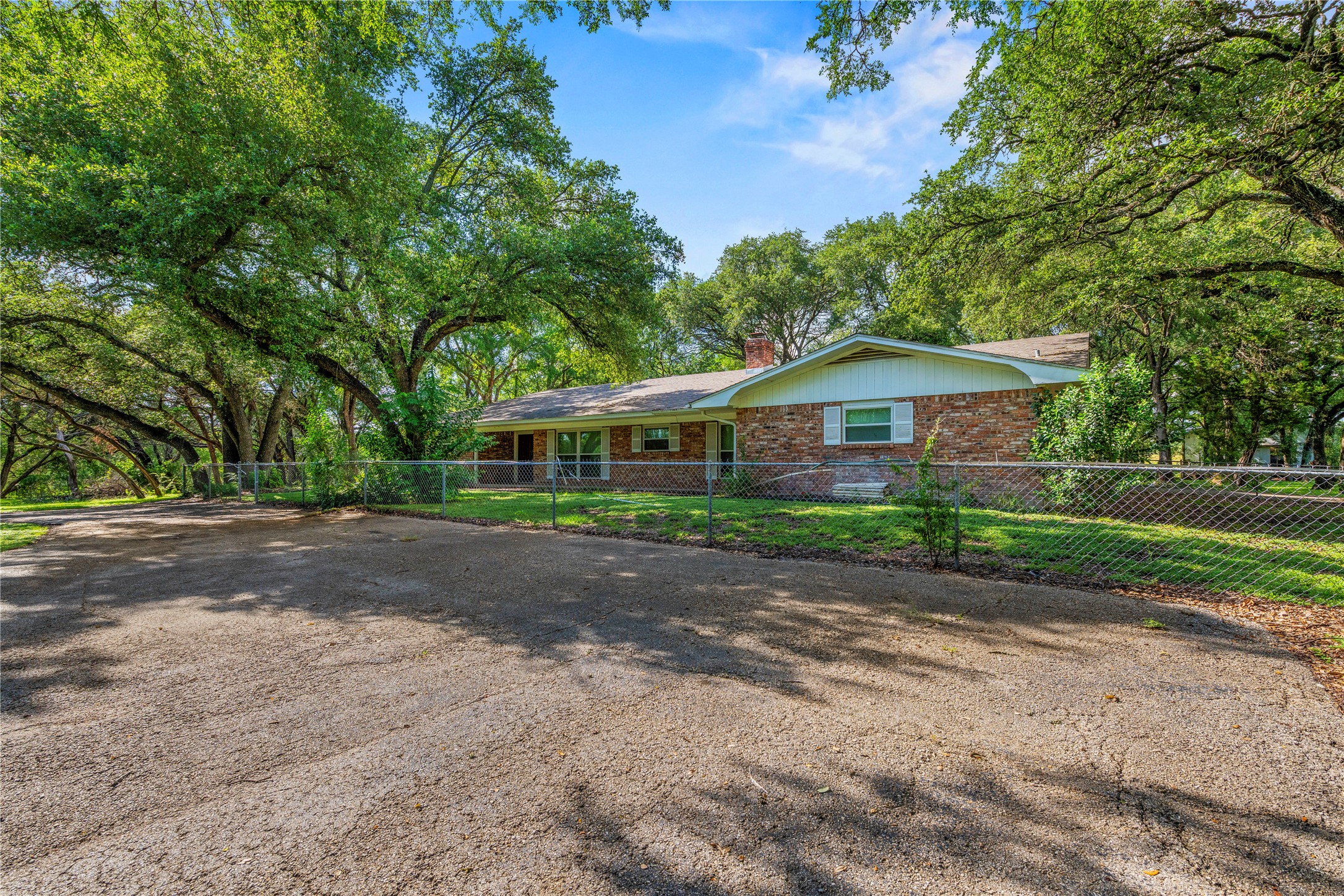 700 Shanklin Road Belton, TX 76513 - Photo 5 of 40