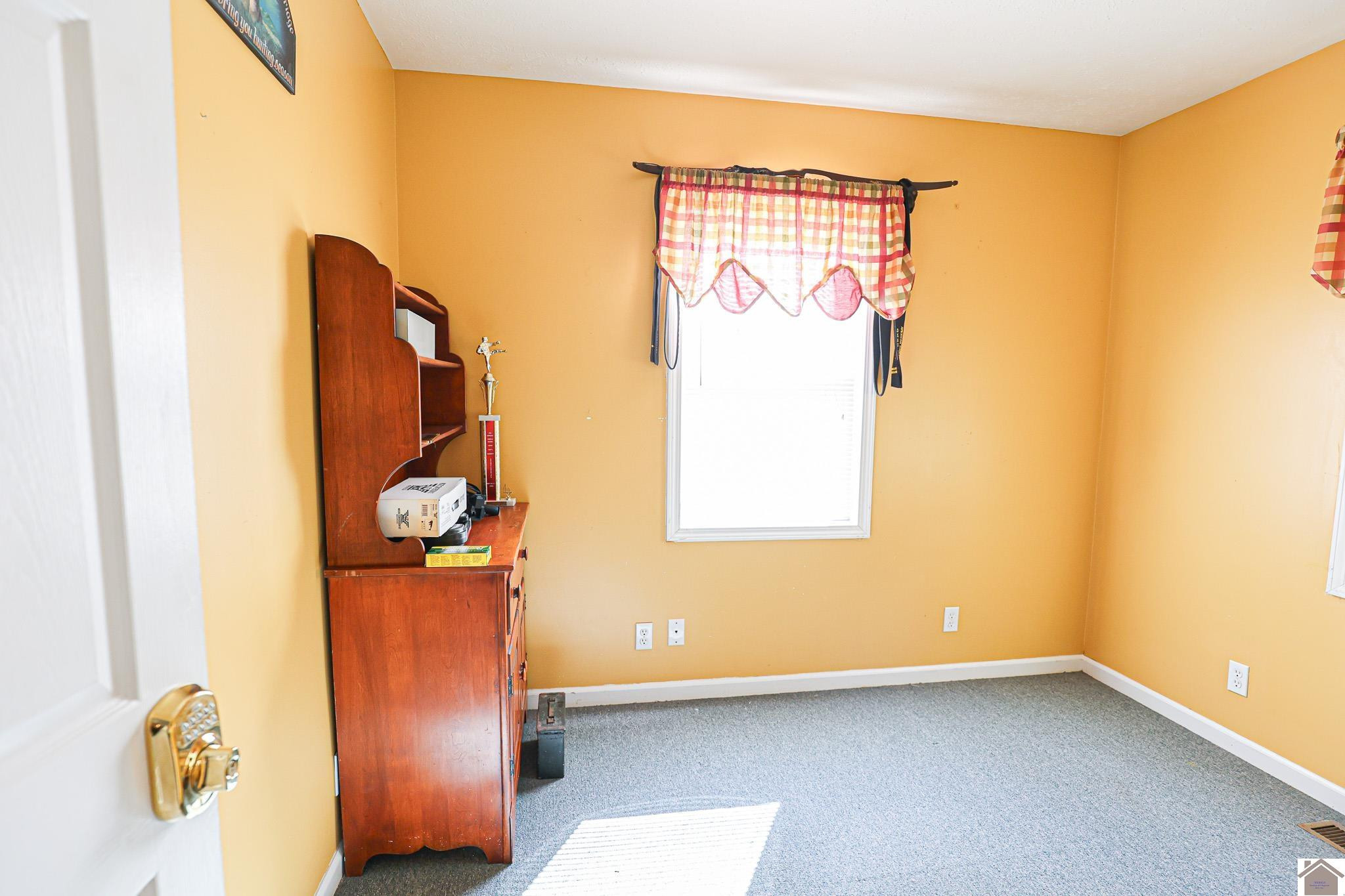 2733 Oak Level Elva Road Symsonia, KY 42082 - Photo 29 of 30 Office