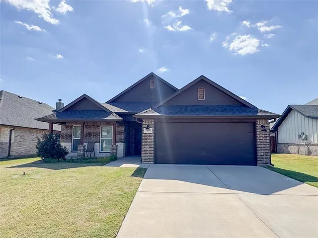 $320,000 | 704 Nolan Drive, Sherman, TX 75092