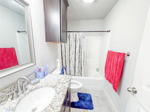 $320,000 | 704 Nolan Drive, Sherman, TX 75092