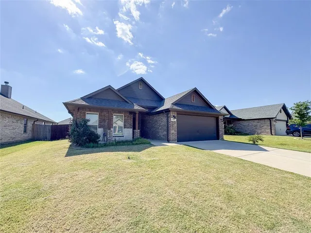 $320,000 | 704 Nolan Drive, Sherman, TX 75092