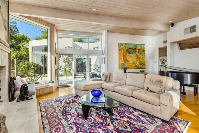 $1,885,000 | 4225 VÃa Padova, Claremont, CA 91711