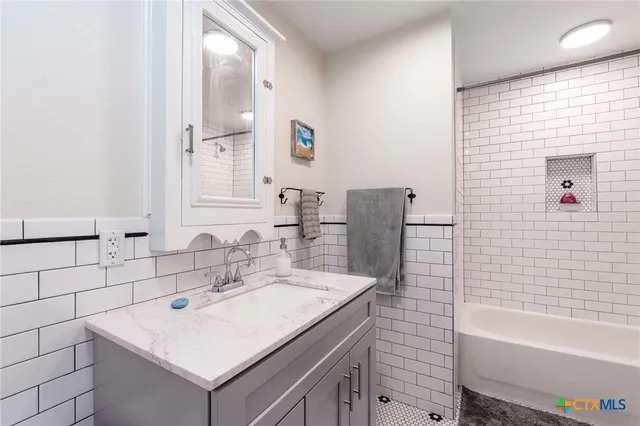 $618,000 | 2742 County Road 111, Lampasas, TX 76550