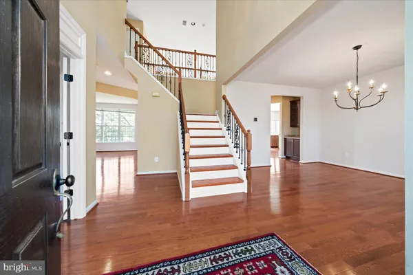 a view of an entryway with floor