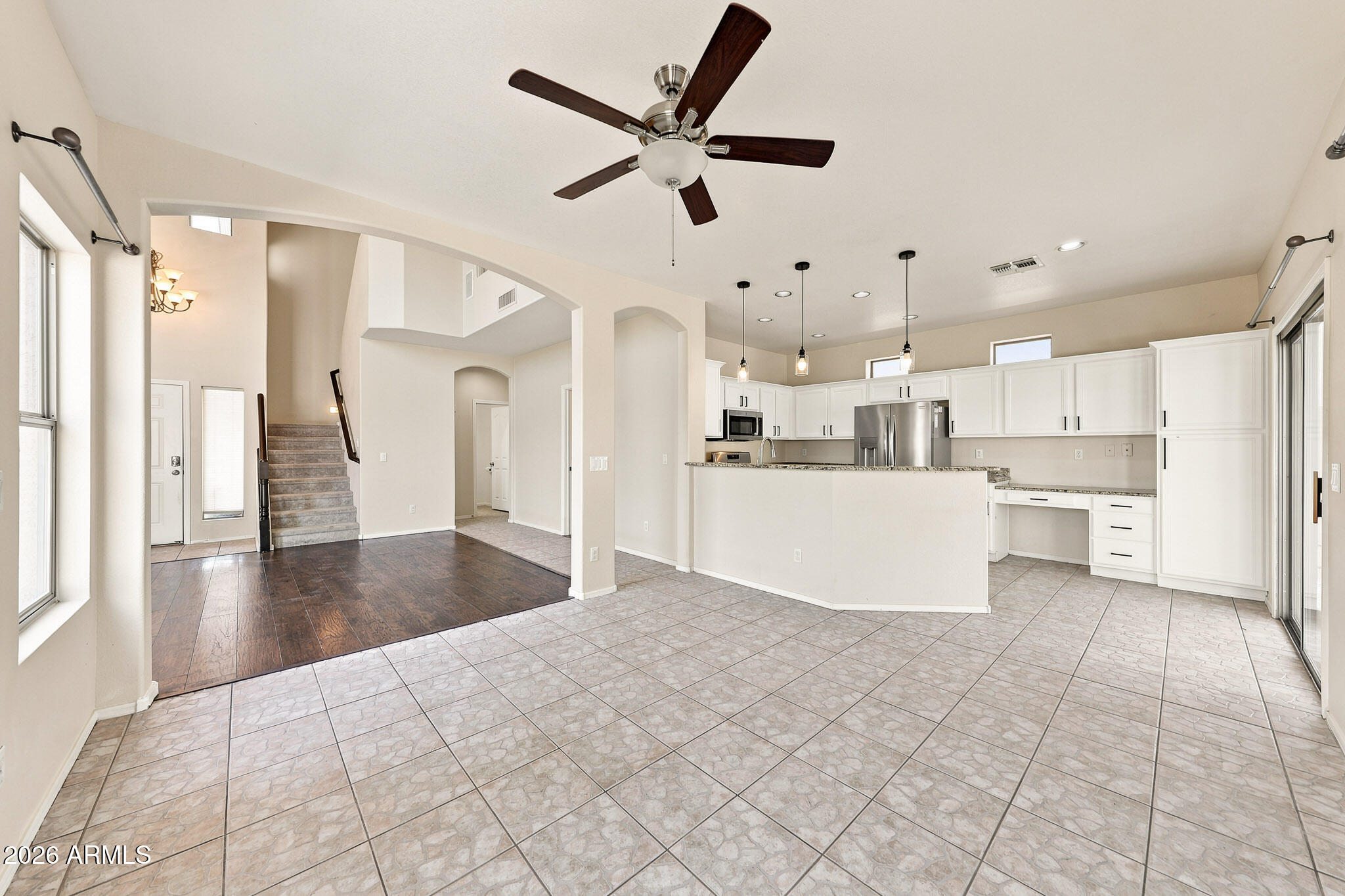 10828 West Monte Vista Road Avondale, AZ 85392 - Photo 11 of 32 Kitchen/Great room
