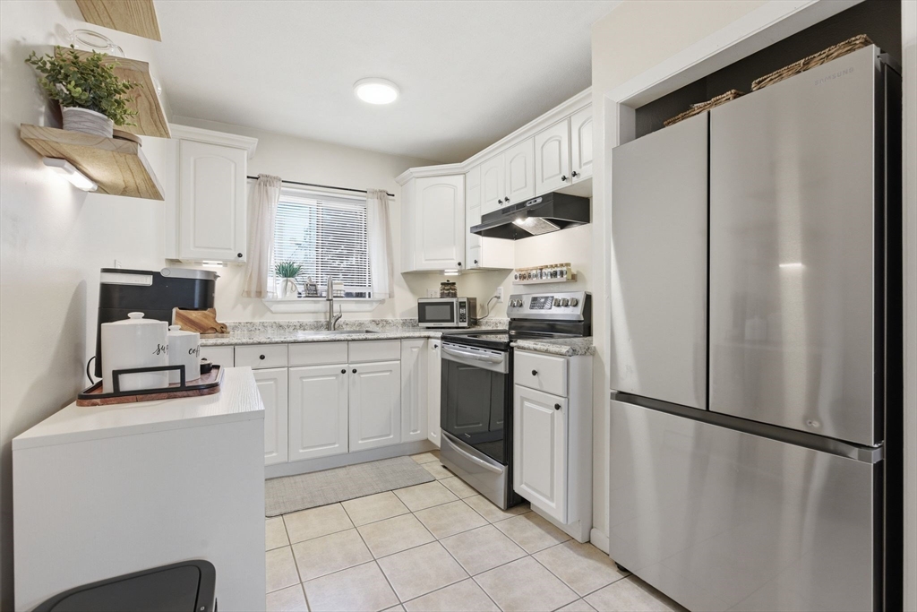 545 Adams Street, Unit 12 Boston, MA 02122 - Photo 7 of 23