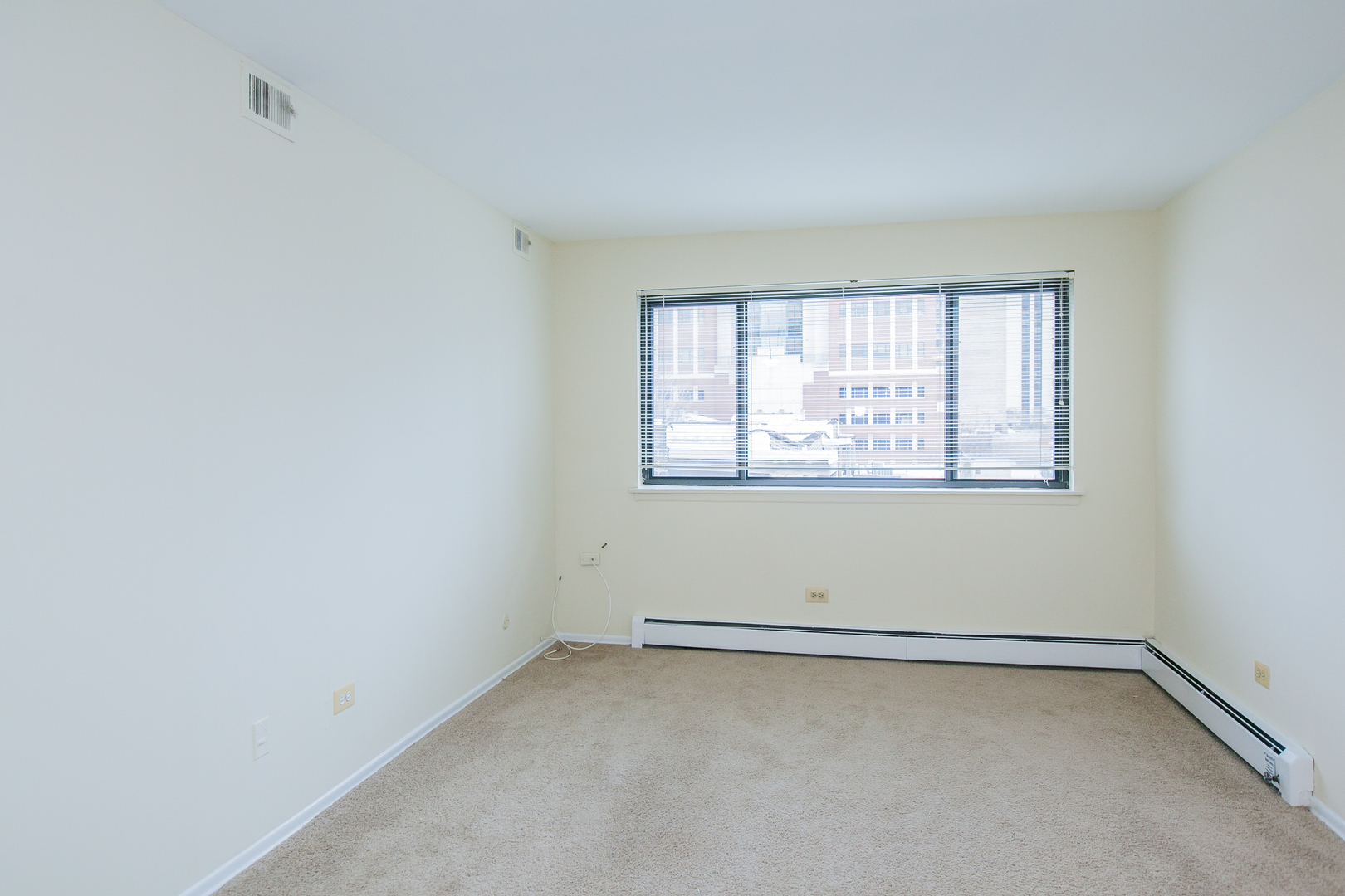525 West Deming Place, Unit 510 Chicago, IL 60614 - Photo 3 of 10